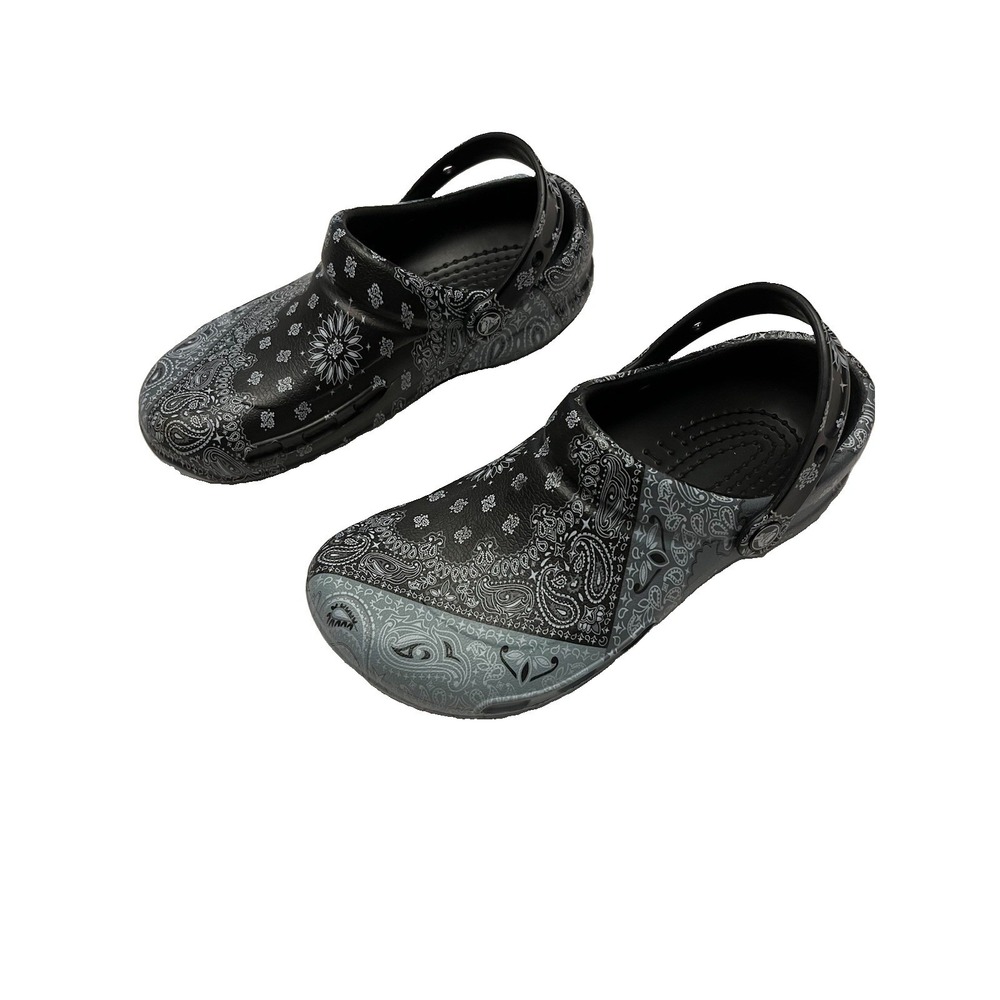 Crocs Bistro Graphic Bandanna Clogs Men's 6 - Women's 8 Black & White - Picture 2 of 11